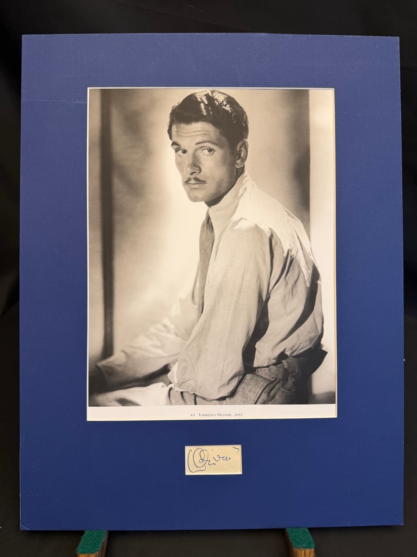 Laurence Olivier Signed Portrait Photograph and Clipped Autograph Display (1 of 1)