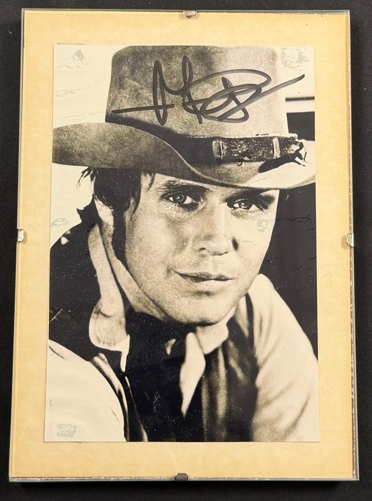 Garth Brooks Autographed Promotional Photograph (1 of 1)