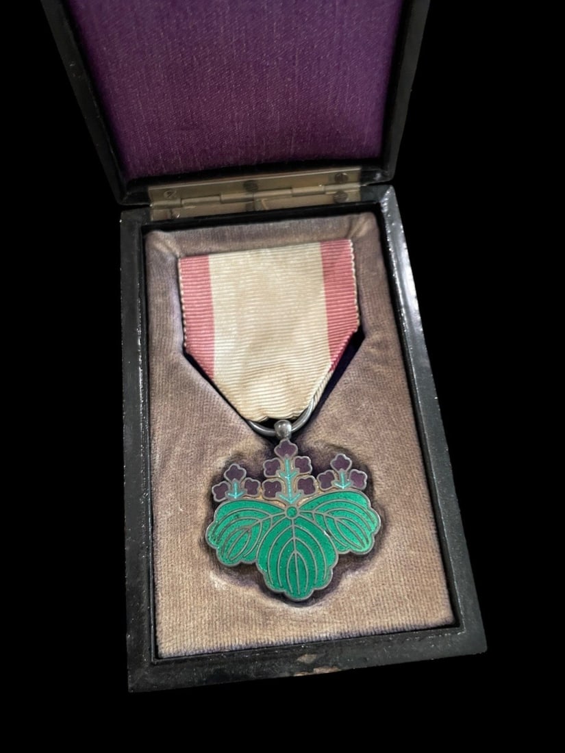WWII Japanese Medal Cased (1 of 7)