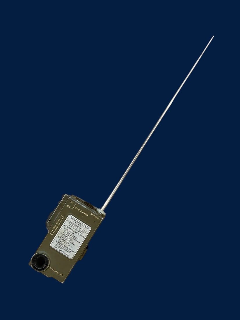 Viet Nam Era Aircrew Emergency ACR RT-10 Radio (1 of 8)