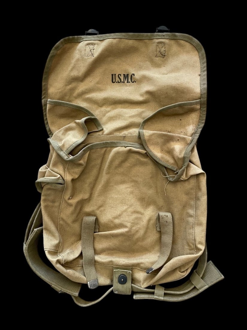 WWII USMC M1941 Knapsack (1 of 6)
