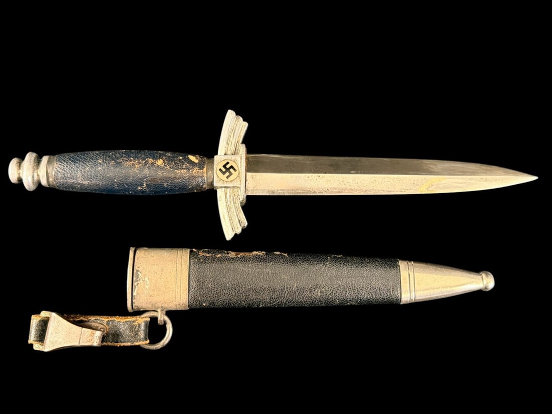 WWII German Luftwaffe M1935 Dagger (1 of 3)