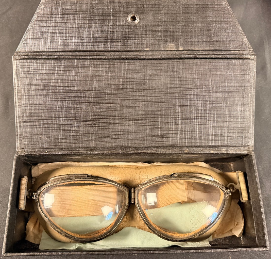 1930s-WWII Wilson Flight Goggles (1 of 2)