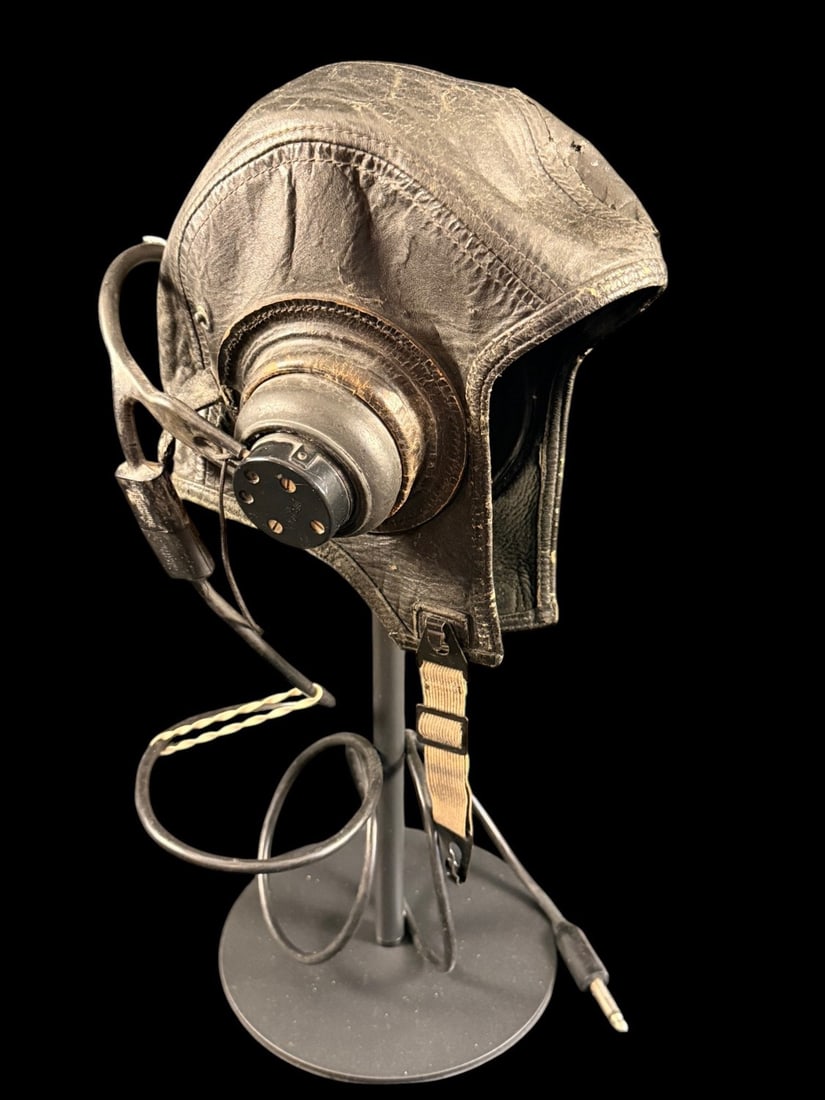 WWII USN Early Flight Helmet with Avionics (1 of 3)