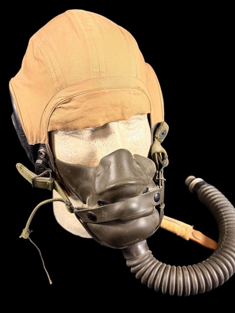 WWII AAF Type AN-H-15 Flight Helmet w A-14 Oxygen Mask (1 of 2)