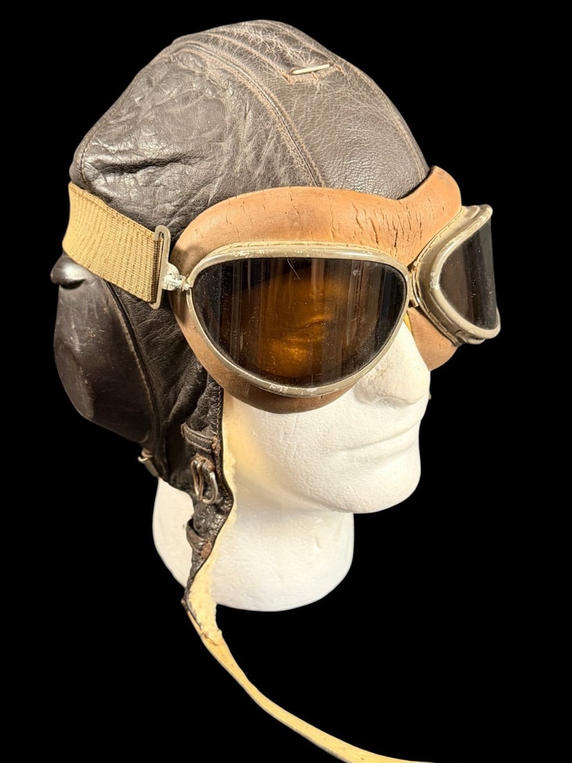WWII German Luftwaffe Flight Helmet LKp W 101 with Auer 295 Flight Goggles (1 of 3)