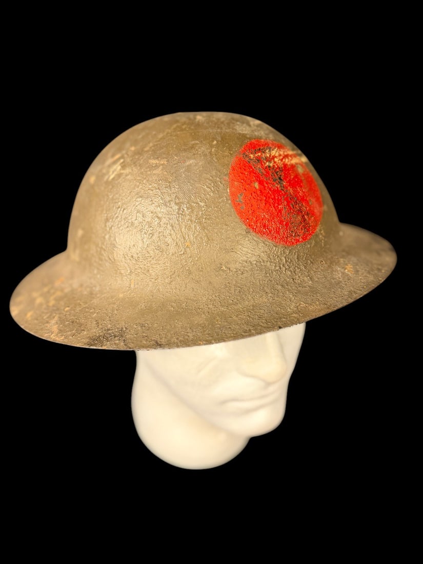 WWI Canadian Helmet 1st Canadian Div (1 of 2)