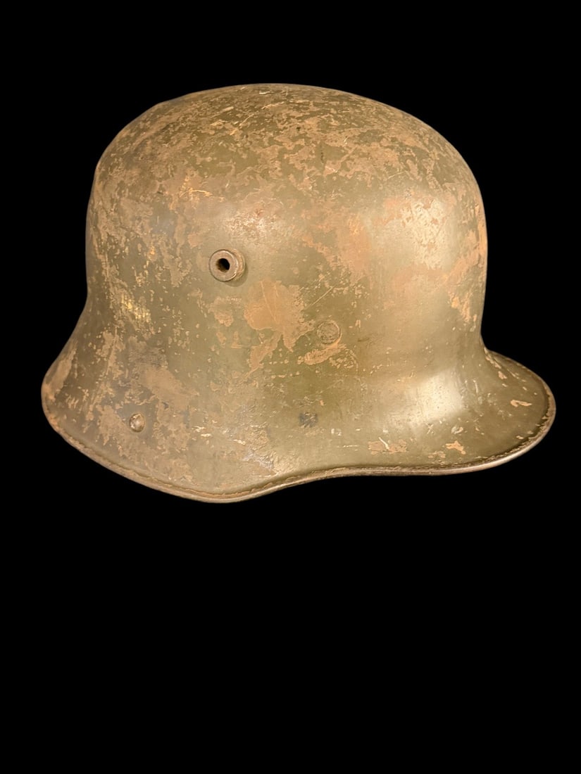 WWI German M 1917 Helmet (1 of 3)