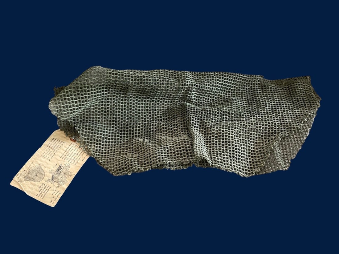 WWII US M1 Helmet Netting with original Tag (1 of 5)