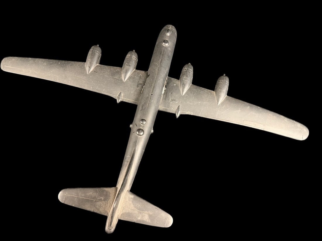 WWII - Cold War Era B-29 Recognition Model (1 of 3)
