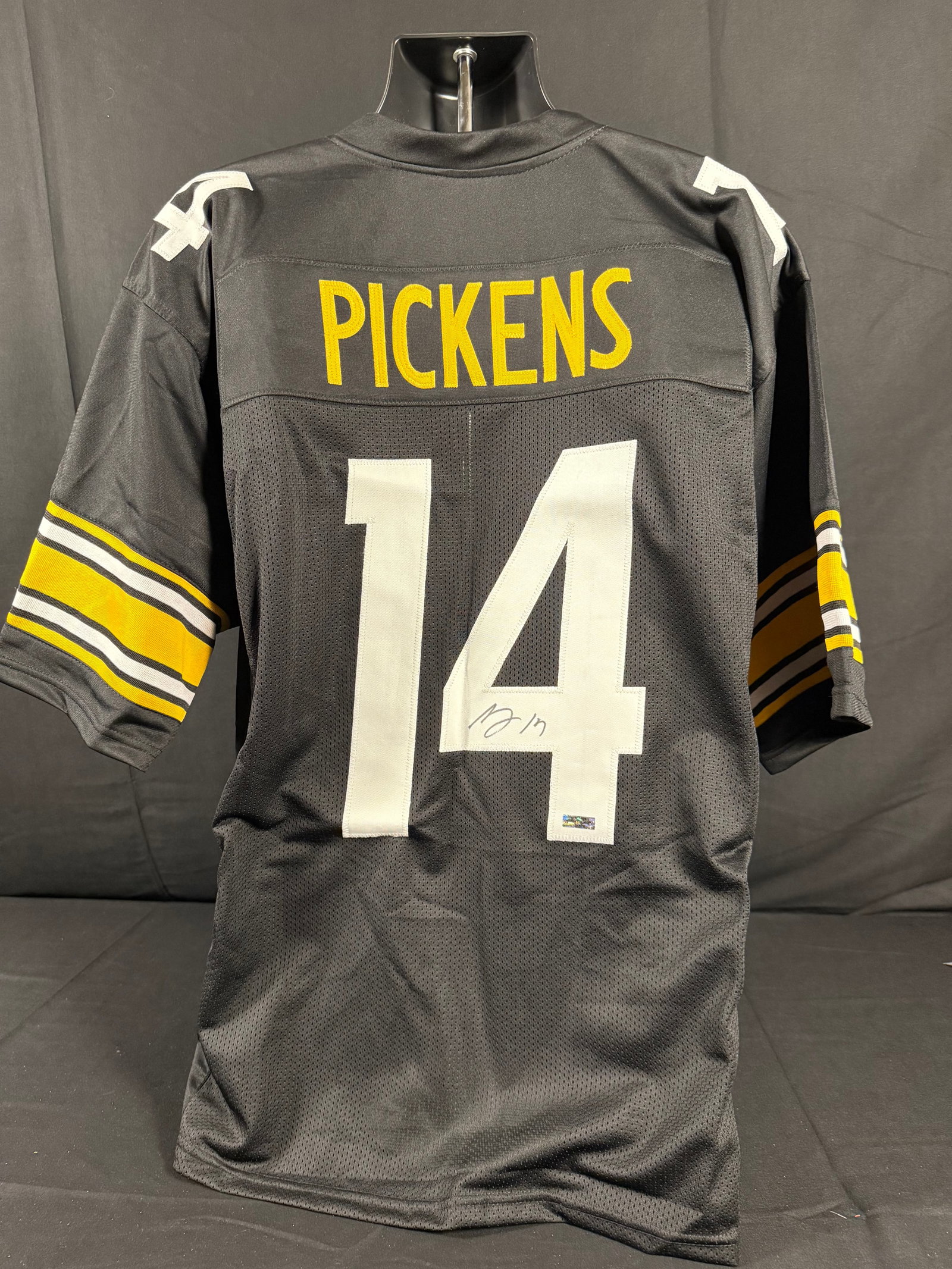 George Pickens Signed Pittsburgh Steelers Jersey: Signed custom George Pickens Pittsburgh Steelers jersey with COA