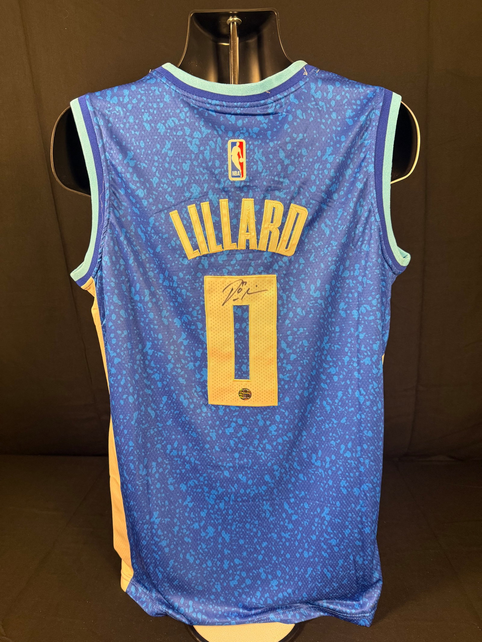 Damian Lillard Signed Milwaukee Bucks NBA Authentics Jersey: Signed Nike NBA Authentic Damian Lillard Milwaukee Bucks jersey with COA