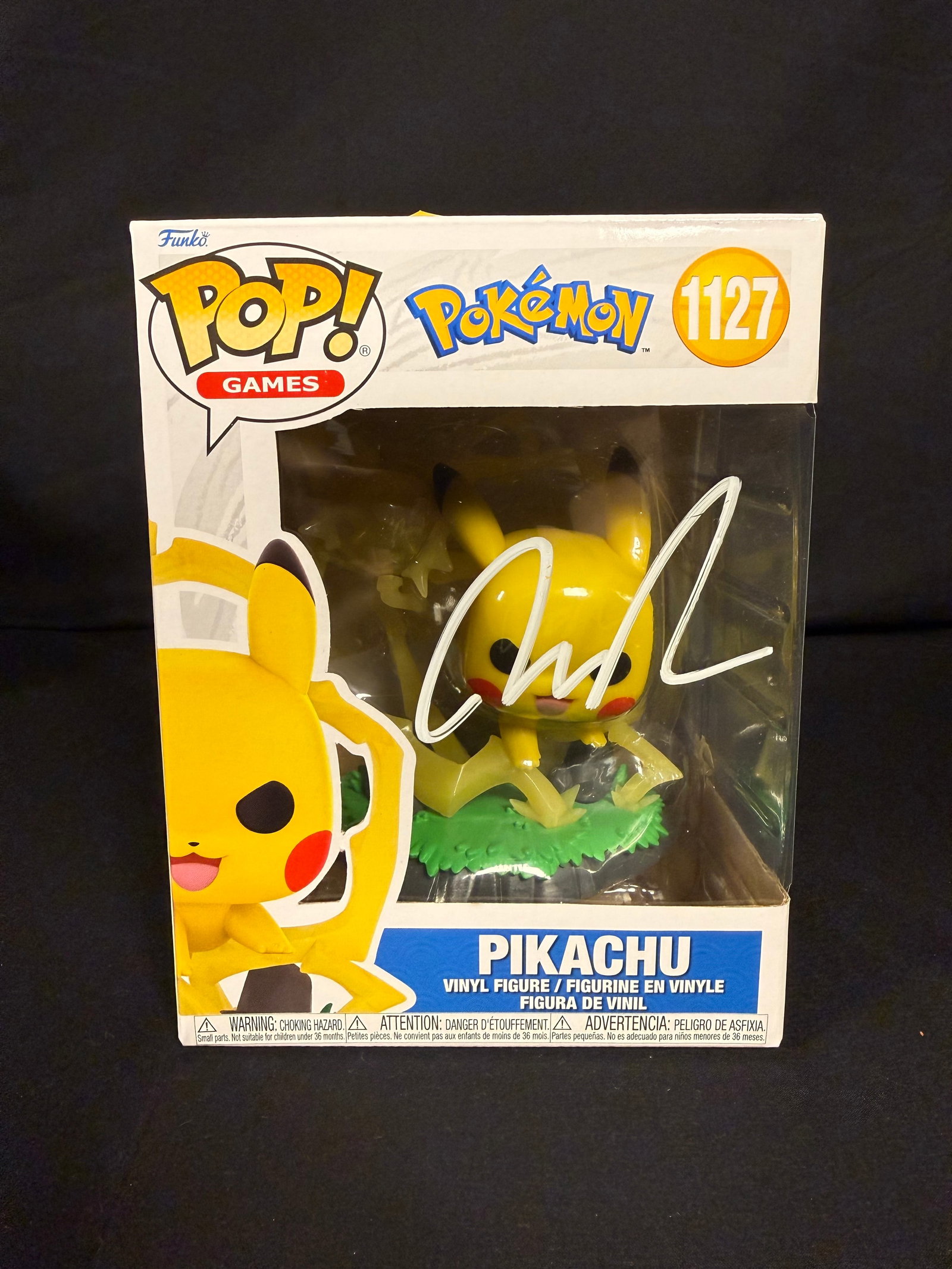 Pikachu Signed Funko Pop: Ryan Reynolds signed Pikachu Pokemon Funko Pop #1127 with COA