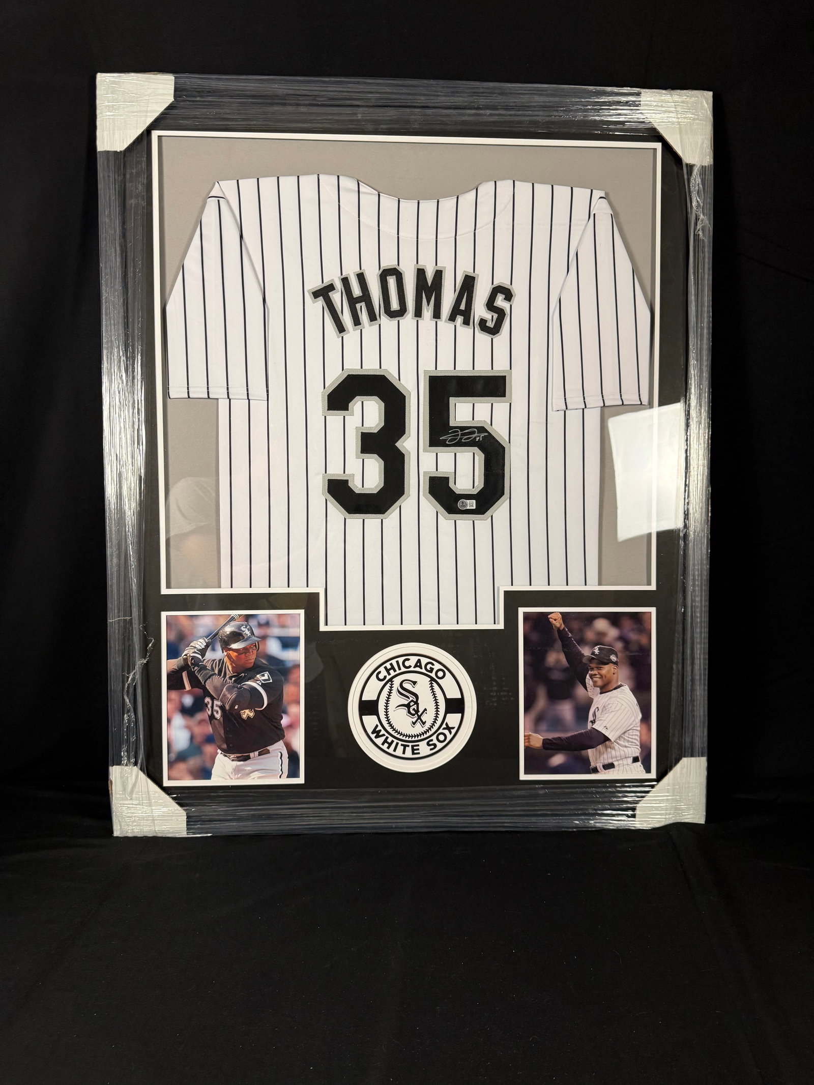 Frank Thomas Signed Chicago White Sox Framed Jersey: Signed framed Frank Thomas Chicago White Sox jersey with COA