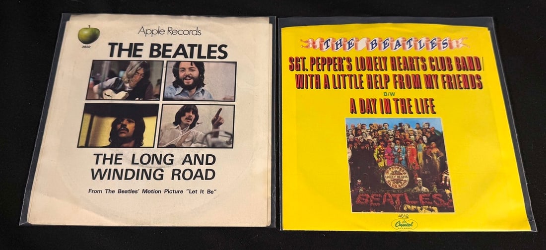 Lot of 2 Beatles 45s with sleeves: Very nice condtion and rare Beatles 45s with sleeves as shown