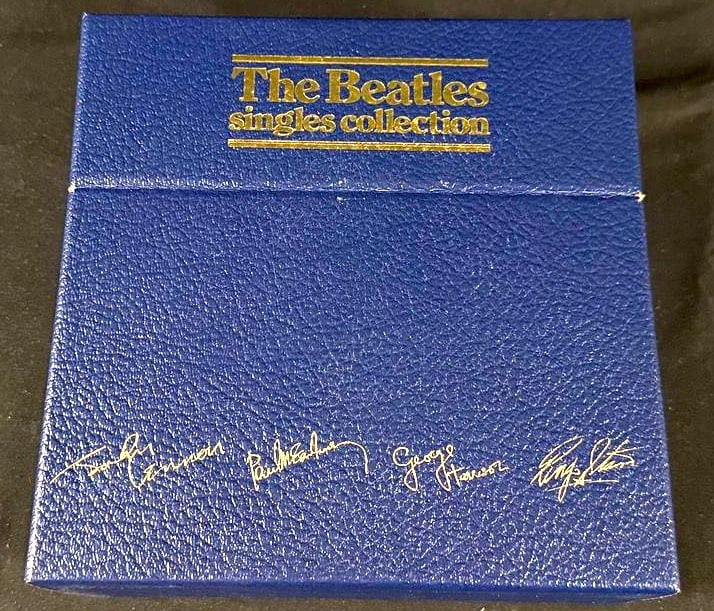 The Beatles Singles Collection Blue Box Set (1 of 1)