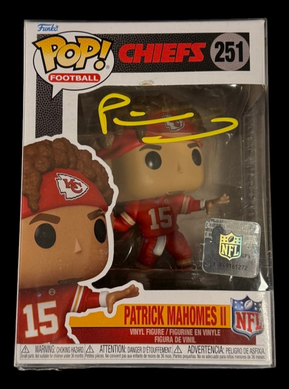 Patrick Mahomes II Signed Funko Pop: Patrick Mahomes Kansas City Chiefs signed Funko Pop Football #251 with COA