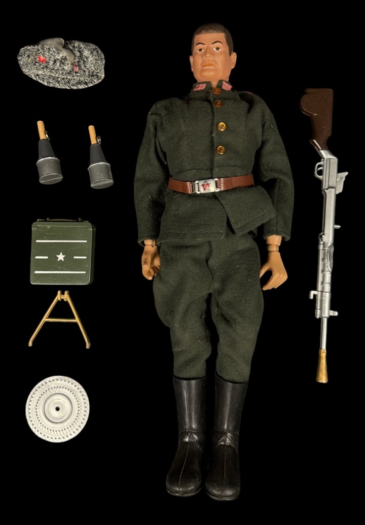 Vintage 1964 G.I. Joe Russian Soldier Figure: 1964 G.I. Joe Russian/Soviet soldier figure with winter hat, machine gun, drum magazine, ammunition can, bipod, and accessories.