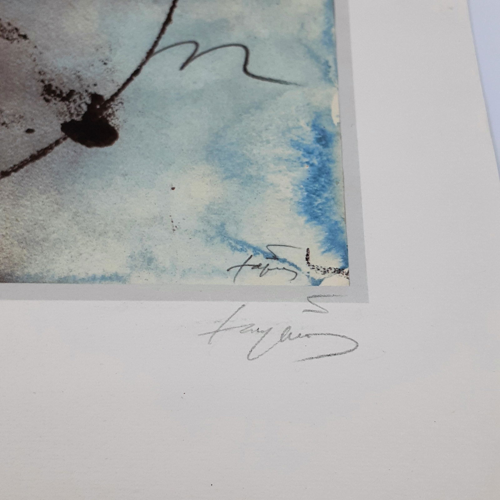 Antoni Tapies - Lithograph II - hand signed - COA: Antoni Tapies (Spanish 1923 - 2012) Lithograph on heavyweight cardboard With stamps and signatures of the Italian edition and gallery Signed in pencil by the artist. Limited and numbered edition HC Sh