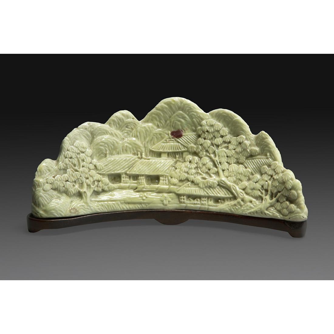 REPOSE-PINCEAUX en biscuit émaillé vert (1 of 1)