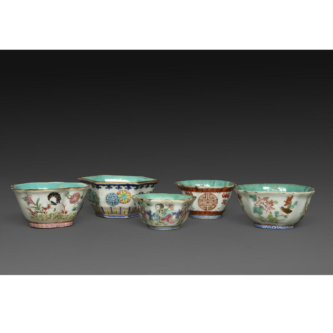 SUITE DE CINQ RAVIERS de formes diverses (fleur, (1 of 1)