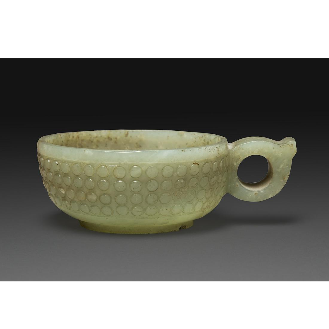 COUPE LIBATOIRE À ANSE en jade néphrite (1 of 1)