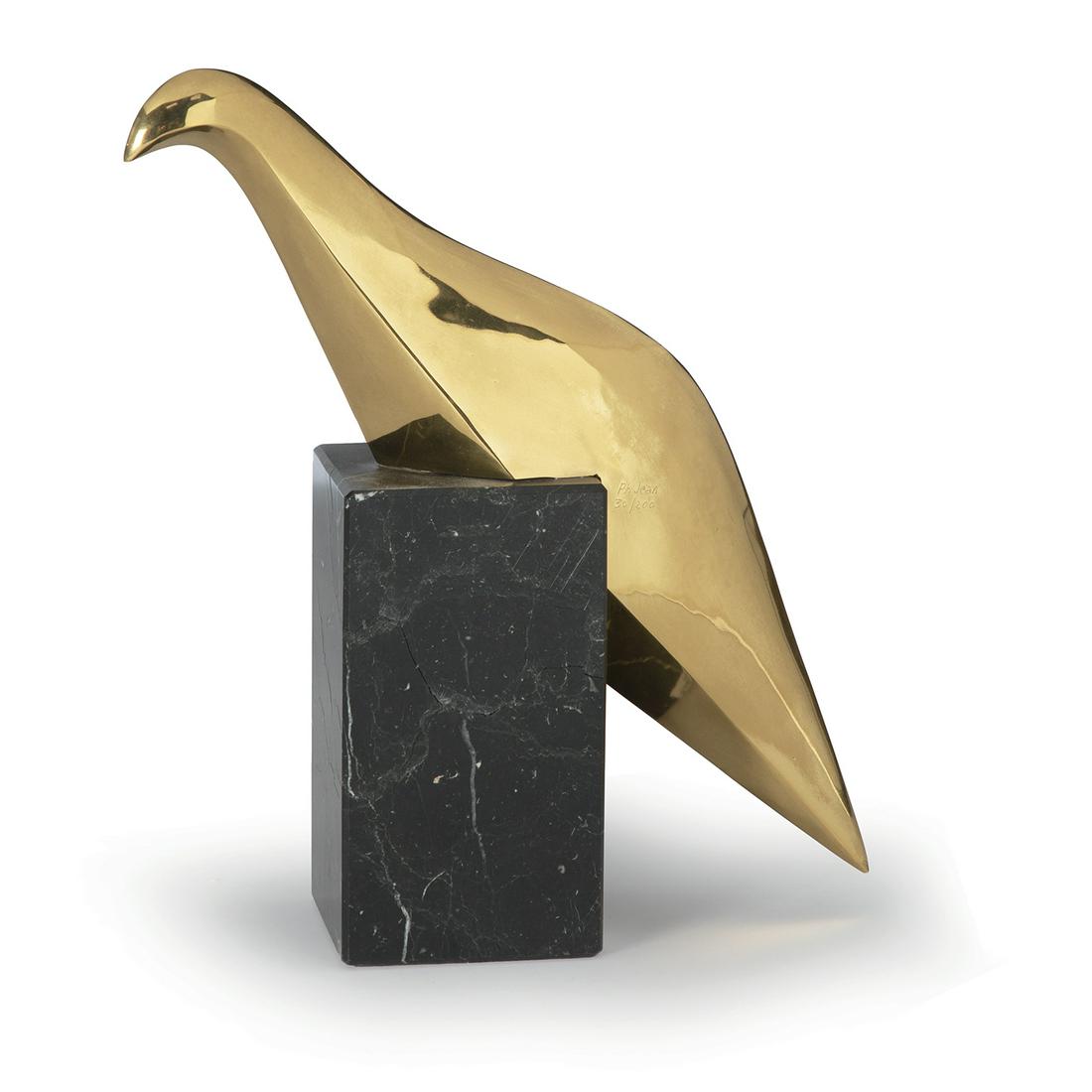 PHILIPPE JEAN (1931-1986) OISEAU STYLISÉ Épreuve en: PHILIPPE JEAN (1931-1986) OISEAU STYLISÉ Épreuve en bronze poli or, signature incisée "Ph. Jean" 30/200. Socle en marbre noir. (Socle fendu). A polished golden bronze sculpture, black m