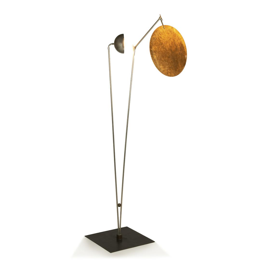 ENZO CATELLANI (NÉ en 1950) & LOGAN SMITH (XXE) &: ENZO CATELLANI (NÉ en 1950) & LOGAN SMITH (XXE) & CATELLANI SMITH (ÉDITEUR) Grand lampadaire, "O Sole Mio", circa 1990, base carrée en acier patiné, double fût tubulaire en ac