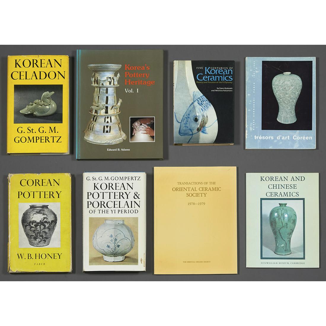 LOT DE HUIT LIVRES SUR LA CÉRAMIQUE CORÉENNE (1 of 1)
