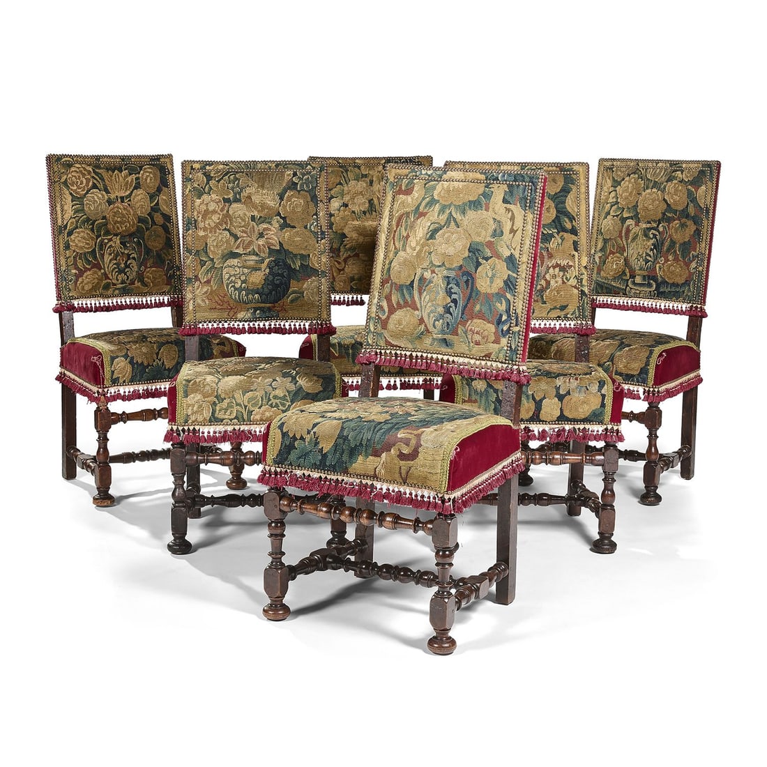 SUITE DE SIX CHAISES À HAUT DOSSIER, FRANCE, FIN DU XVIIe SIÈCLE: SUITE DE SIX CHAISES À HAUT DOSSIER, FRANCE, FIN DU XVIIe SIÈCLE en bois de noyer, piètement tourné en balustre, pieds arrières droits, entretoise en H et traverse de faç