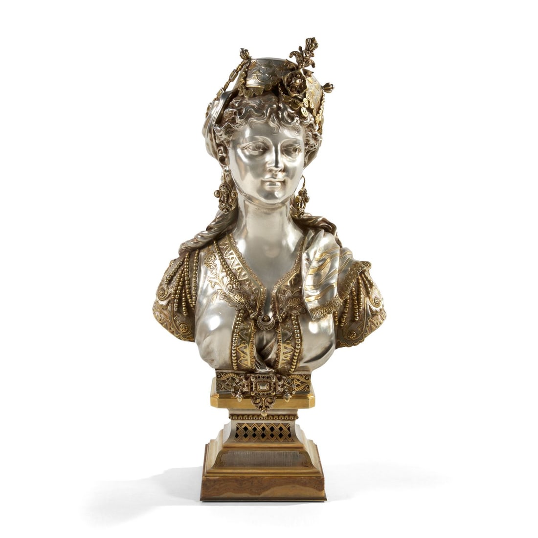 HENRI PICARD (ACTIF AU XIXe SIÈCLE): HENRI PICARD (ACTIF AU XIXe SIÈCLE) FEMME ORIENTALE Buste en bronze à patines argentée et dorée posant sur un socle rectangulaire Porte le cachet H. PICARD sous le piedouche. BUST