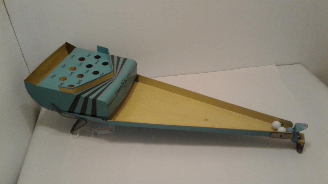 Wolverine tin Snap n Score tin game: Wolverine Supply & Mfg. Co. Snap ‘N’ Score, 3 marbles included
