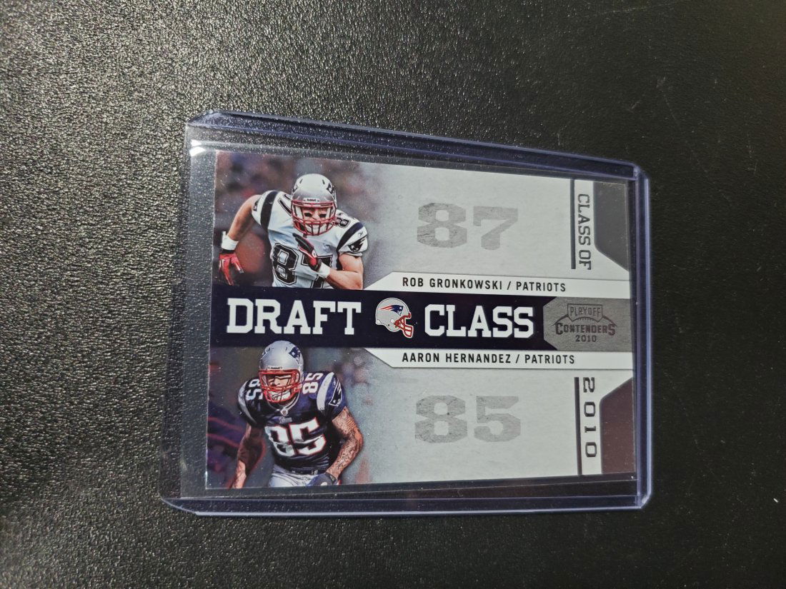 2010 Contenders ROB GRONKOWSKI/AARON HERNANDEZ RC (1 of 1)