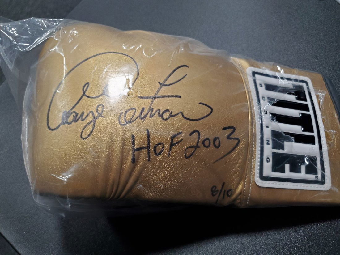 George Foreman Signed 8/10 Gold Title Boxing Glove In. (1 of 1)