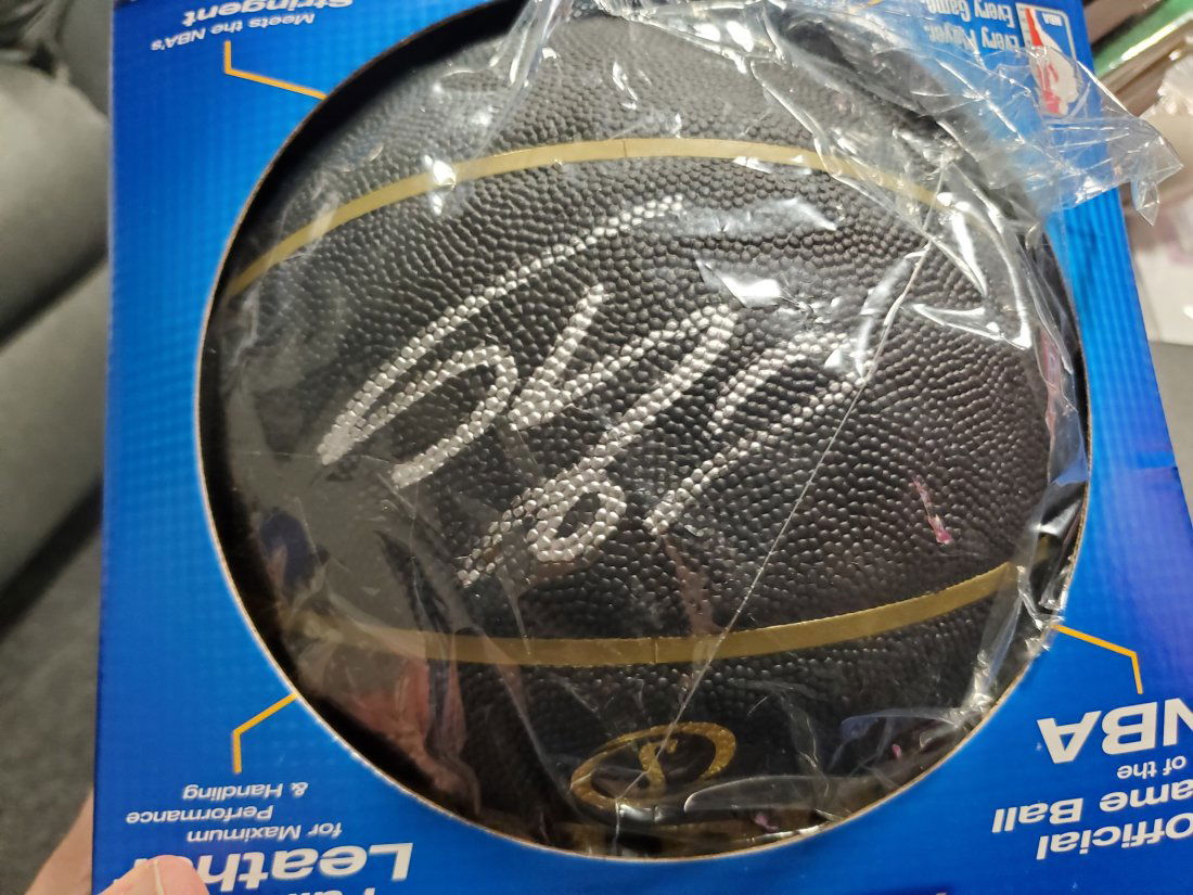 SHAQUILLE O (1 of 2)