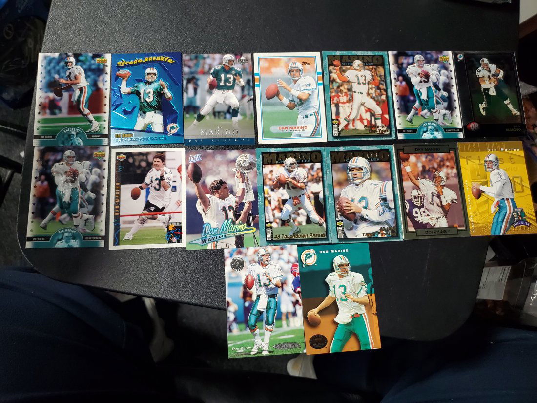 16 Dan Marino Cards Miami Dolphins HOF (1 of 1)