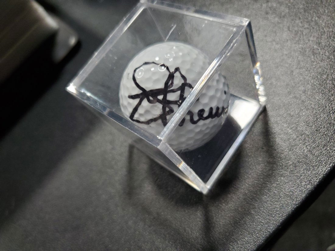 Joe Theismann Autographed golf ball Washington Redskins (1 of 2)