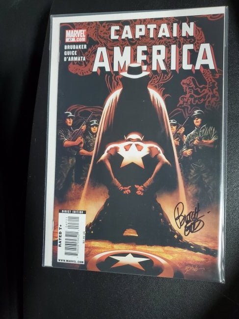 Captain America #47 (2005 Series) Autographed: Captain America #47 (2005 Series) Steve Epting Cover Ed Brubaker Story Autographed