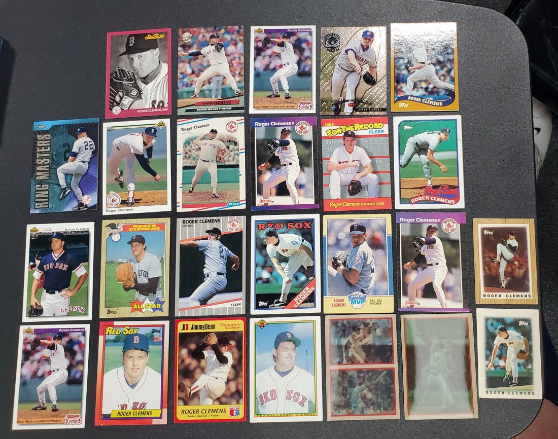25 Roger Clemens cards  See Photos (1 of 1)