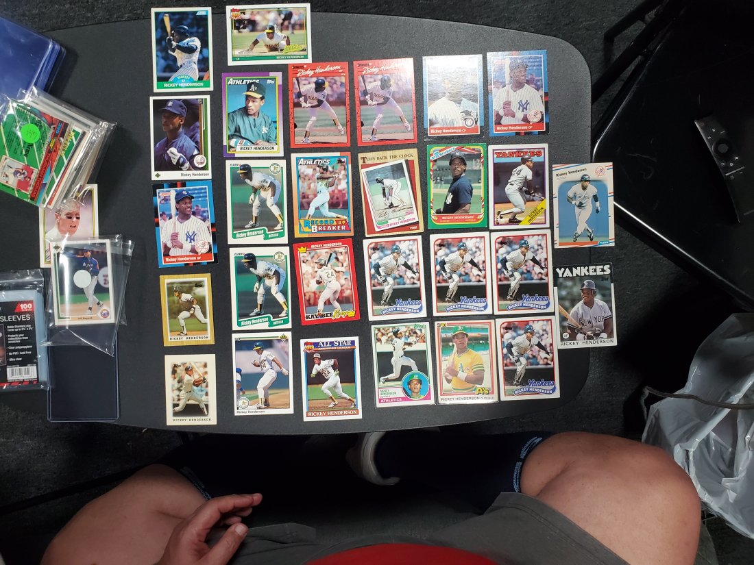 28 Rickey Henderson cards  See Photos (1 of 1)