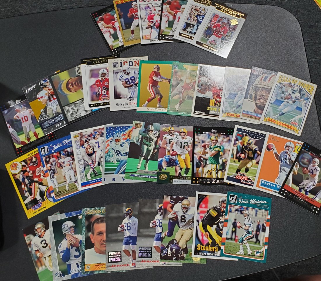 35 NFL Greats Cards  See Photo  Tom Brady, Manning, (1 of 1)