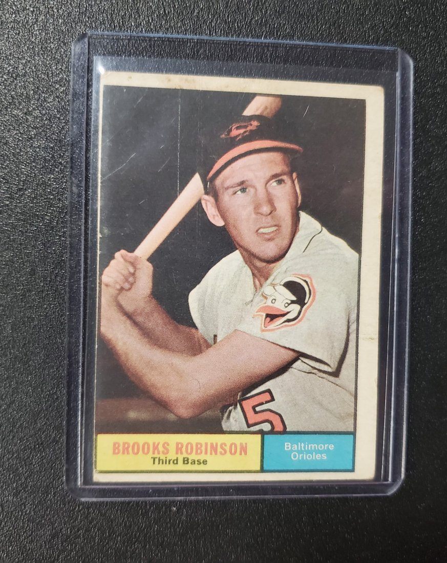 1961 TOPPS BROOKS ROBINSON #10 ORIOLES (1 of 1)