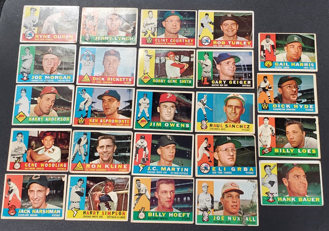 24 1960 Baseball Cards in various conditions  See Photo (1 of 1)