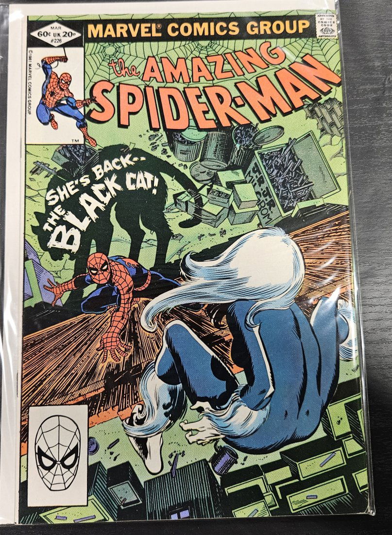 Amazing Spider-Man  226 (1982) She's Back - The Black Cat (1 of 1)