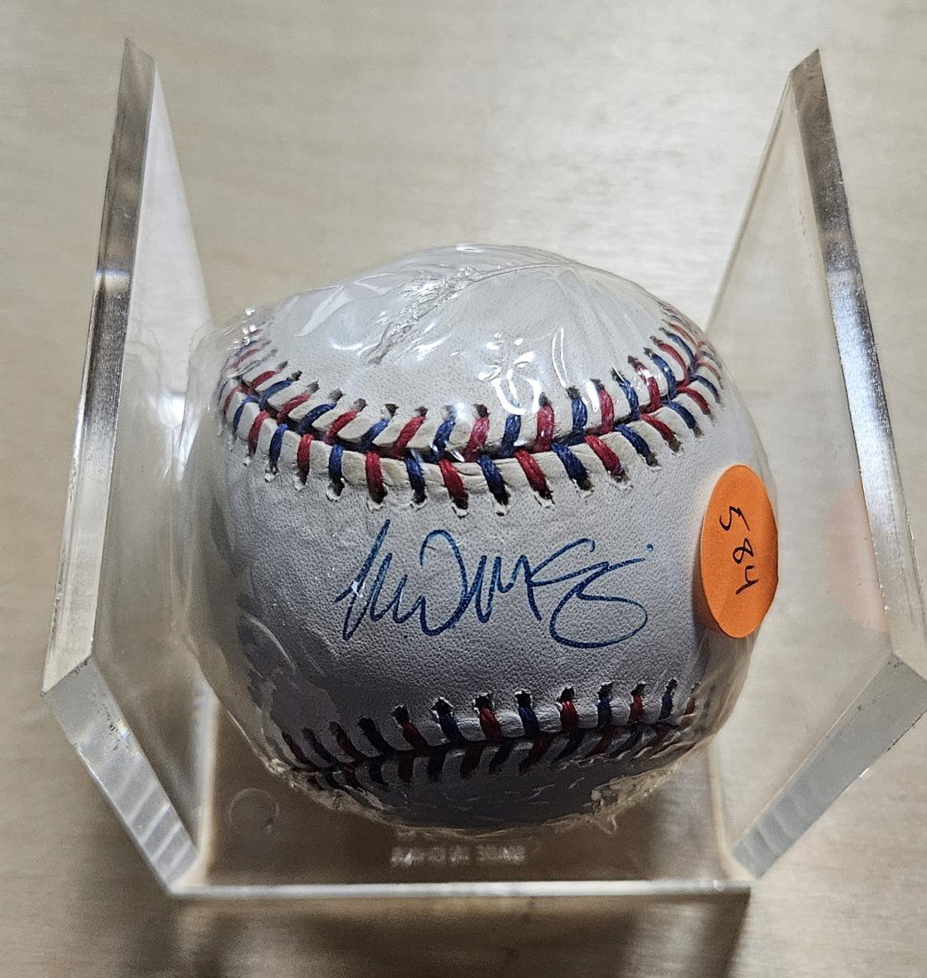 Mark McGwire Autographed Baseball (1 of 1)
