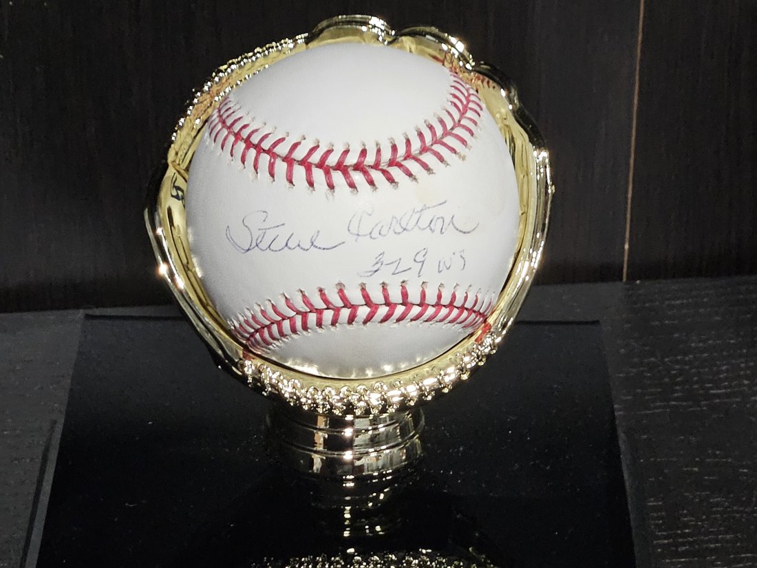 Steve Carlton autographed baseball Tri Star (1 of 2)