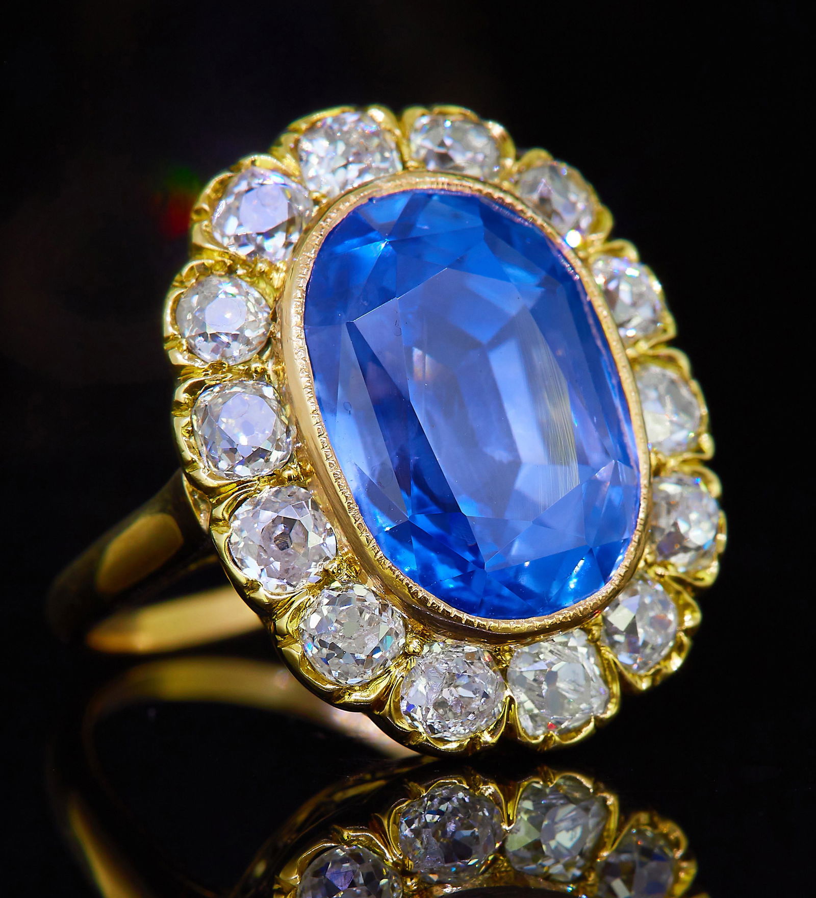 IMPORTANT CERTIFICATED 10.88 CT. CEYLON SAPPHIRE AND (1 of 1)