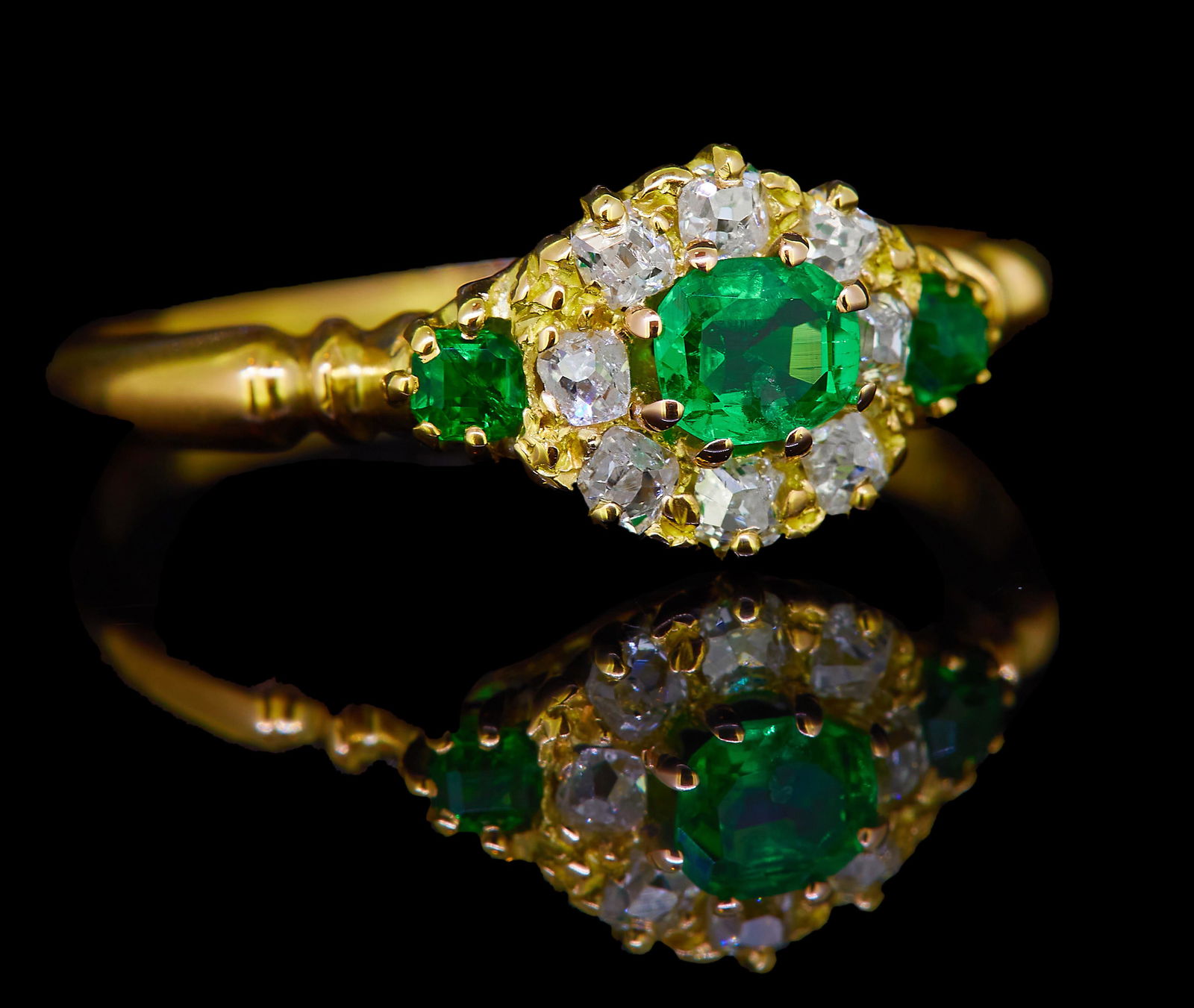 EMERALD AND DIAMOND RING (1 of 1)