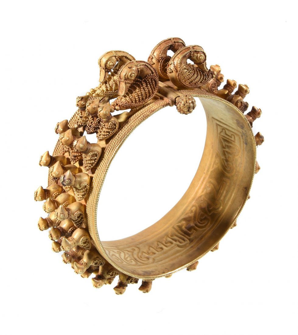 IMPORTANT ABBASID/IlKHAN DYNASTY BANGLE (1 of 3)