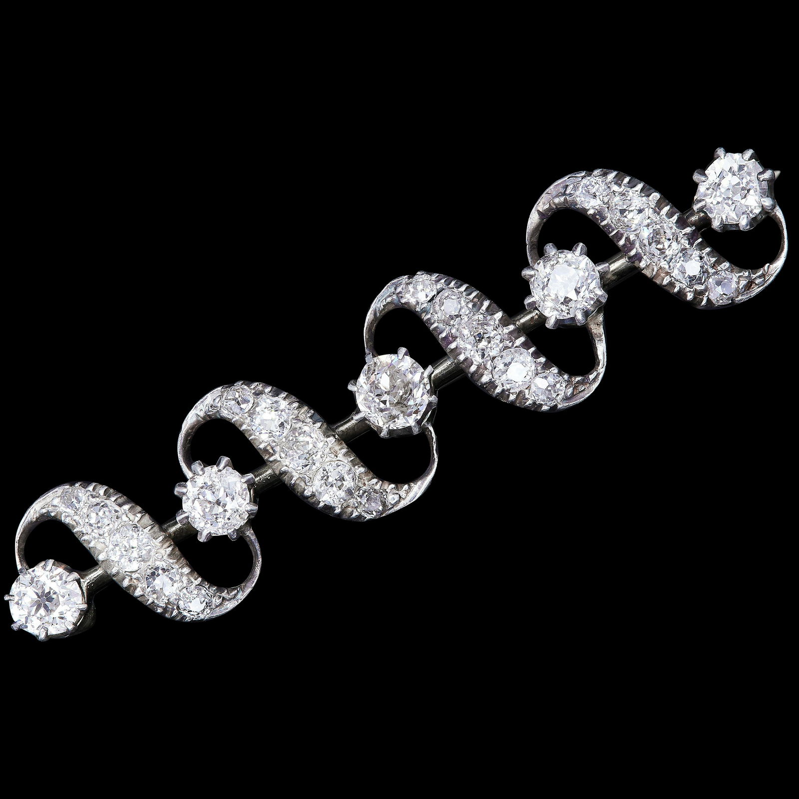 DIAMOND BAR BROOCH (1 of 1)